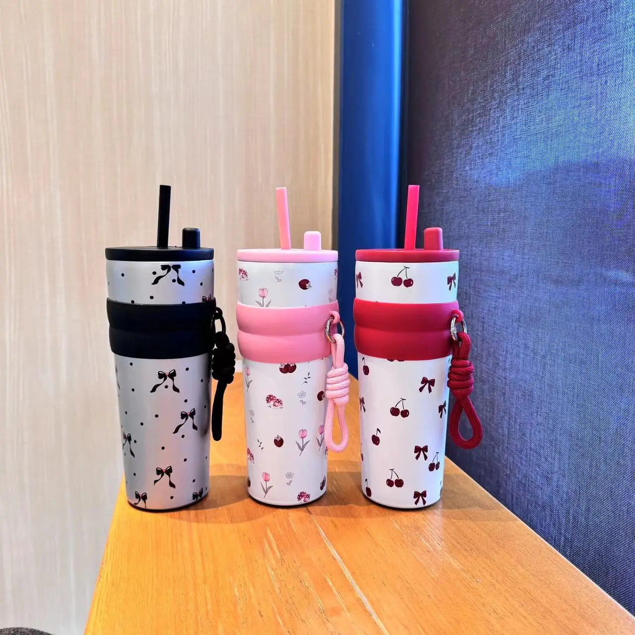 

Stainless steel coffee cup, rope lift, straw cup, girls' high-value thermos cup, portable water cup 316 business gift.