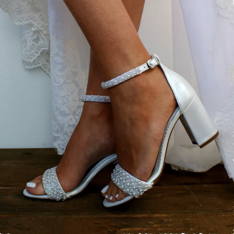 Maogu sandali bianchi con tacco alto donna 2024 scarpe da sposa con perle da sposa nuove pompe per scarpe moda estiva femminile di grandi dimensioni