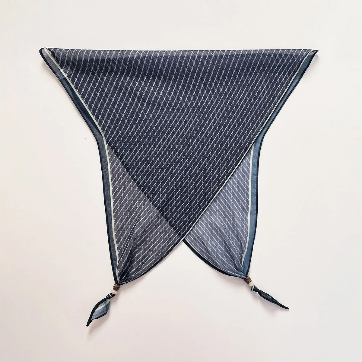 High-End Retro Triangular Binder Headcloth Women Summer Silk Shawl Niche Fashion All-Matching Scarf Jeans Belt Bandana Bufanda