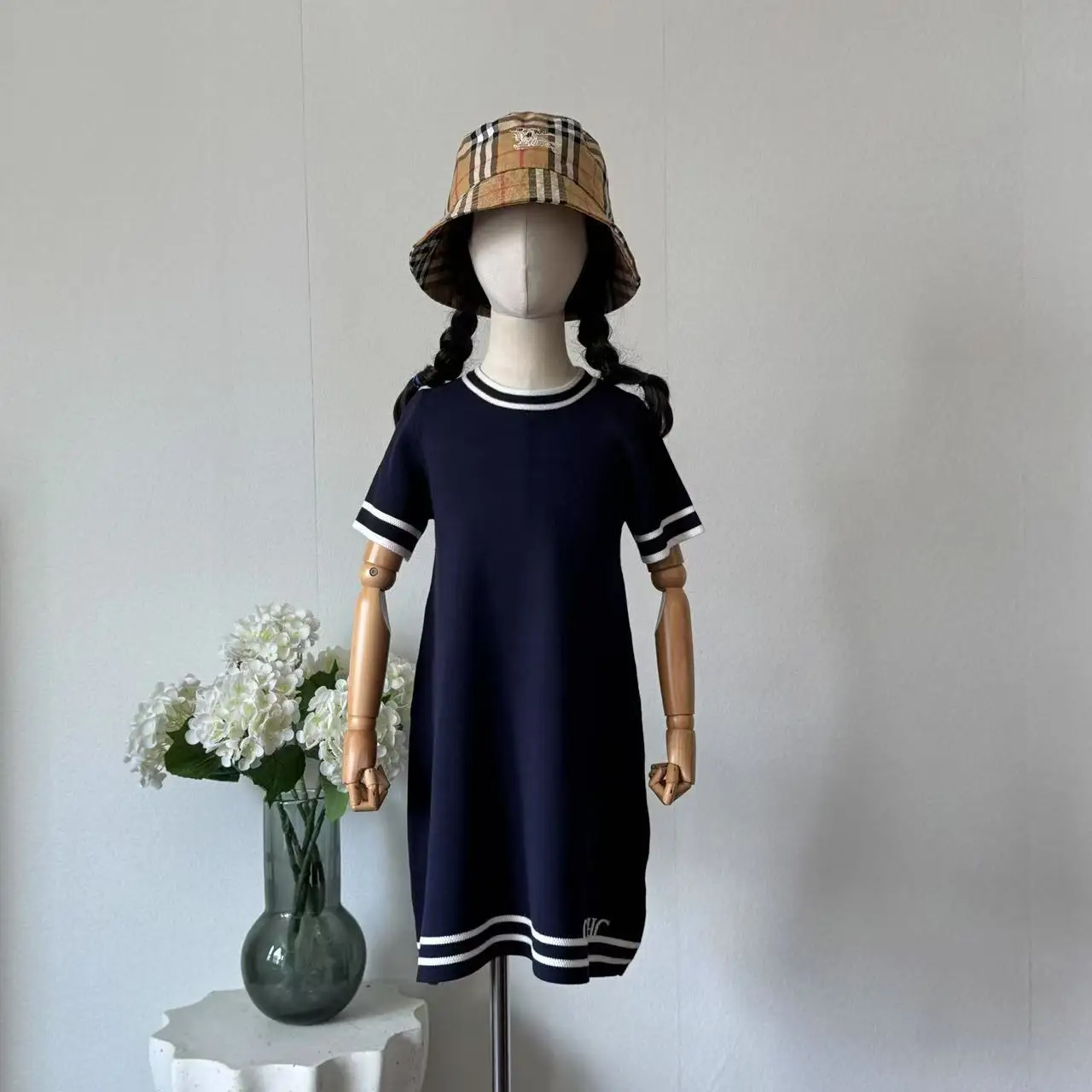 

CH High Quality Girls Dress Fashion Niche Brand Slim Skirt High Quality Exquisite Girls 2025 New Pretty Holiday Gift Clothing