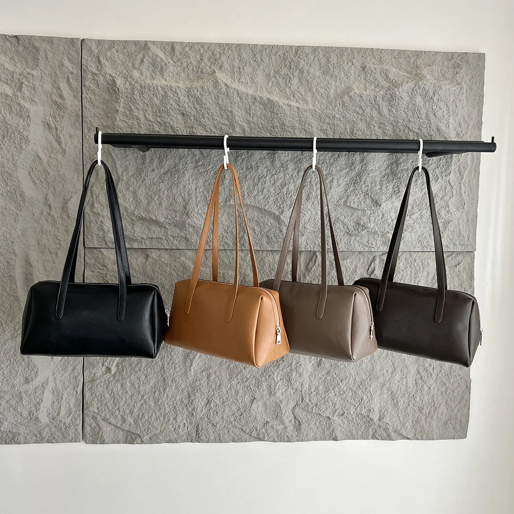 

Korean Niche High-end Texture Simple Tote Bag, Fashionable and Versatile Hand-held Bowling Bag, Boston Bag, Underarm