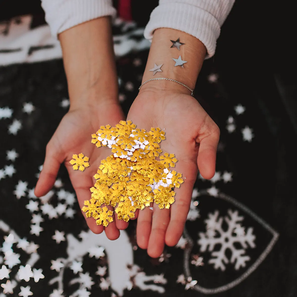 

500 Pcs Snowflake Confetti Decorative Christmas Wedding Birthday Party Supplies Premium Material Festive Atmosphere