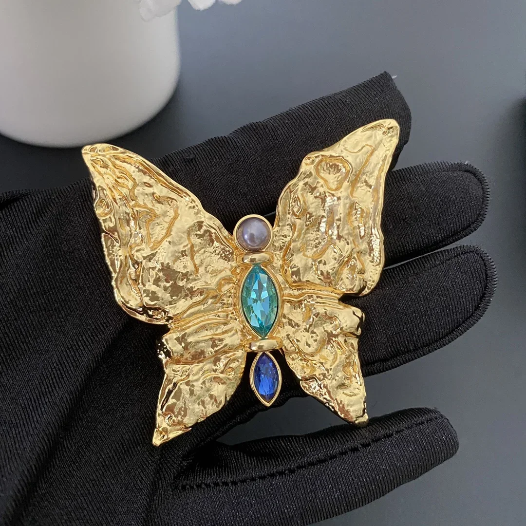 Vintage Designer Gold Butterfly Brooch Woman Luxury Jewelry Trend