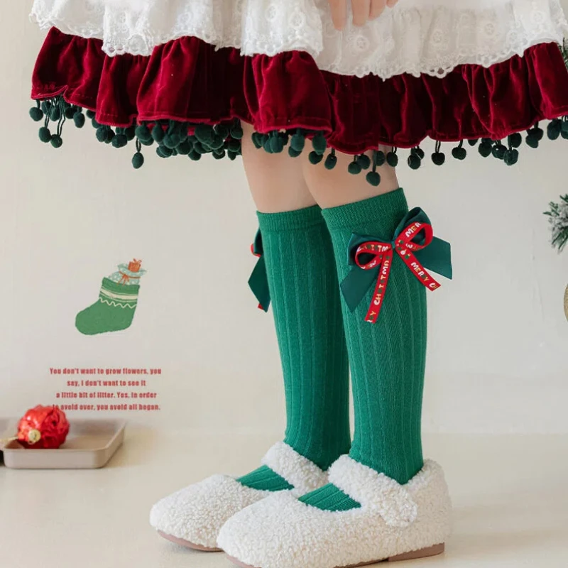 Cute Girls Christmas Themed Mid Calf Socks In Red And Green Tone With Lovely Festive Decor Soft Elastic Breathable Knit Hosiery