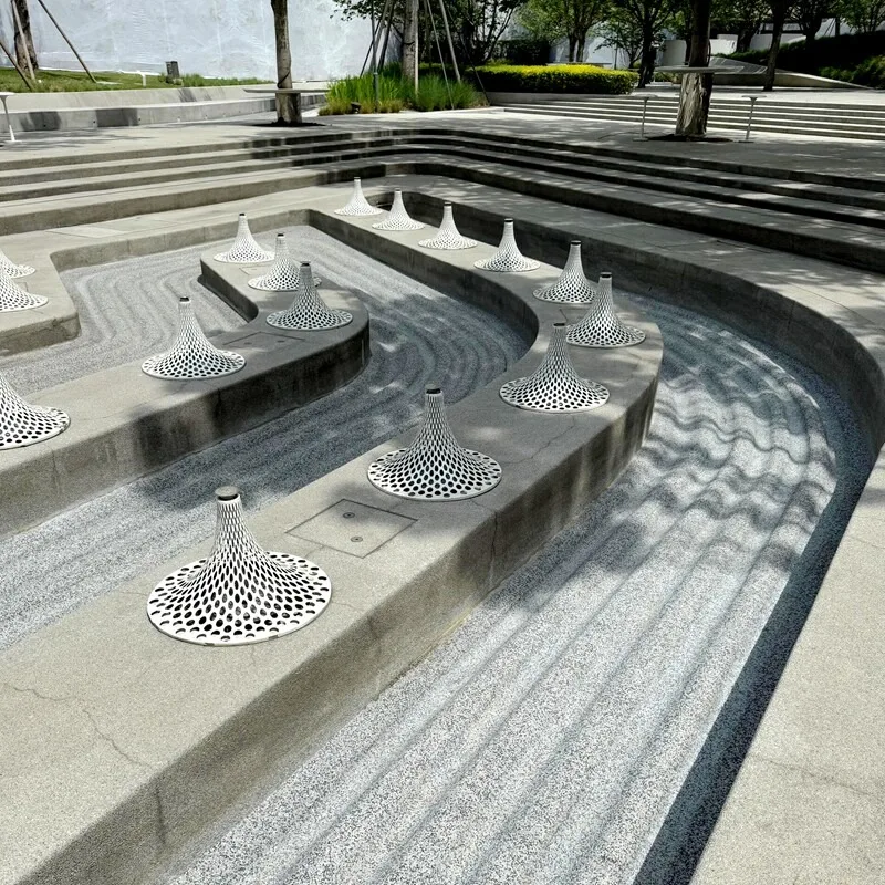 Outdoor Water Spray Feature Landscape Ornament Park Plaza Waterscape Decorative Sculpture Hollow Shell Design Ground Installed