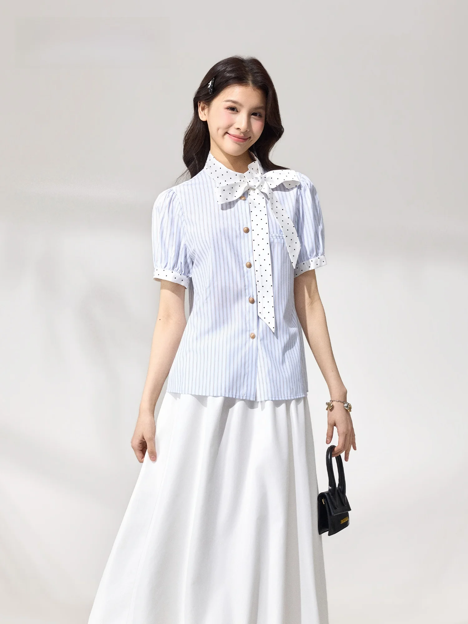 

Синяя полосатая футболка с рукавами-фонариками, женская летняя, в корейском студенческом стиле, с узлом, короткий рукав, повседневный крой, ткань Rylee