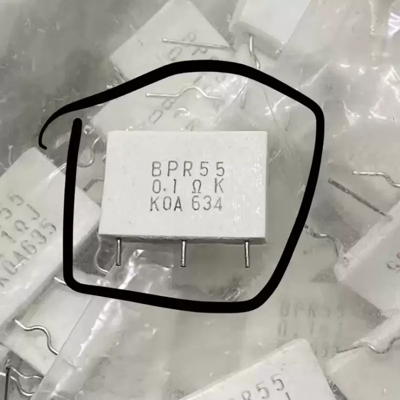 

10-100 pieces BPR55 5W+5W 0.1R 100mR 10% Three-terminal Standing Cement Crossover Ceramic Resistor (Short Legs)