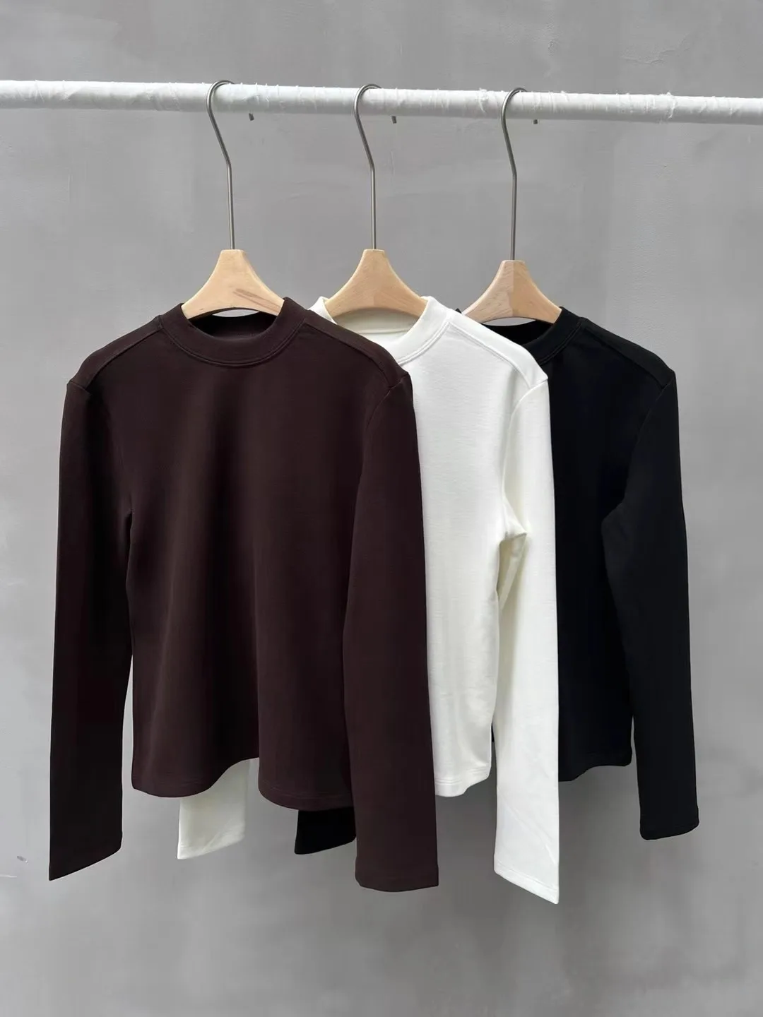 

Оригинальный дизайн TheLAN: Цветная эластичная базовая футболка с круглым вырезом, приятная к телу, для женщин, как нижний слой одежды