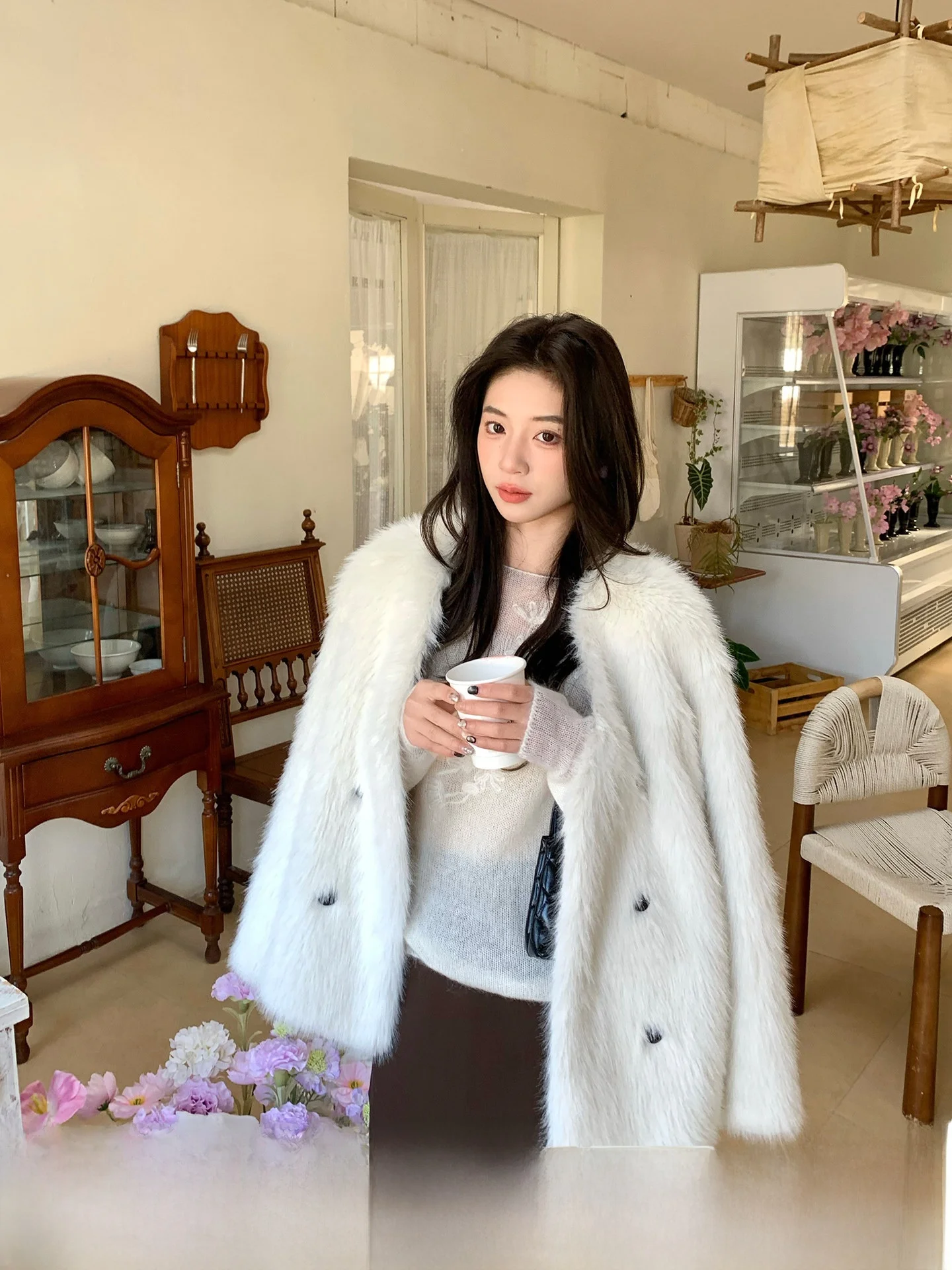 

INON White Fur Coat Women's 2026 New Long Hair Eco-friendly Warmth Large Coat V-ne Double-row Button