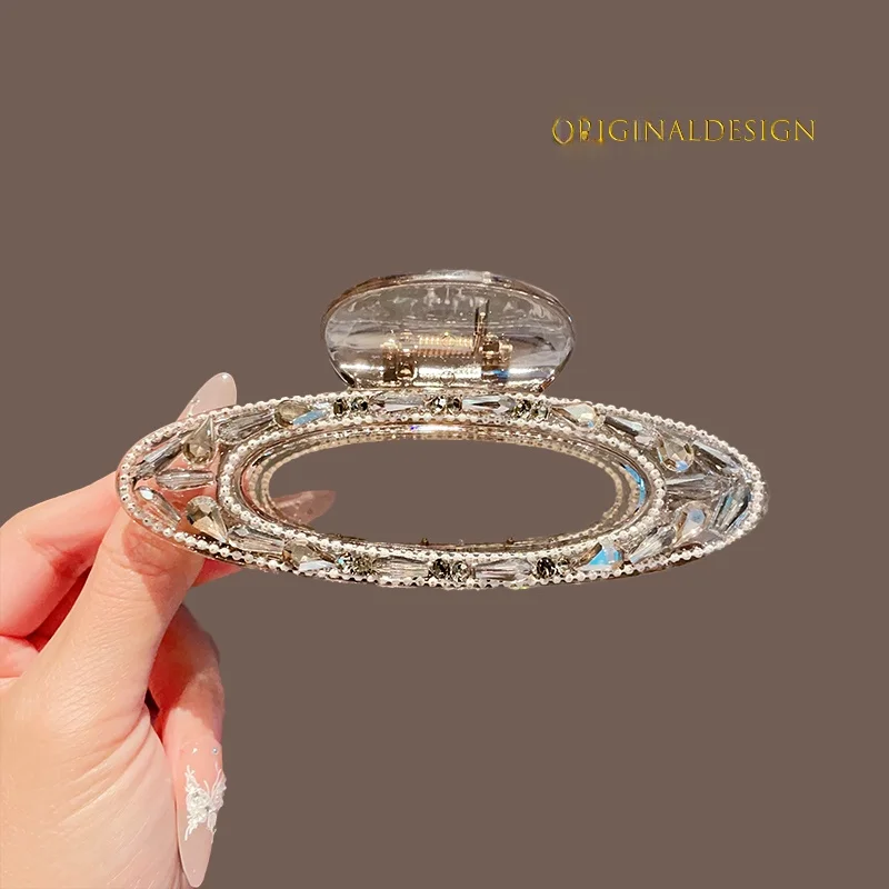 presilha-de-cabelo-fena-estilo-coreano-com-perolas-de-cristal-andes-e-design-de-dente-de-tubarao-–-acorio-de-moda-el