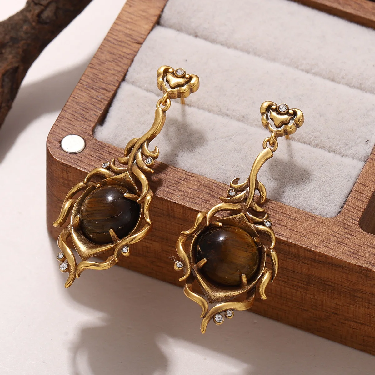 Vintage Gothic Tiger Eye Lapis Lazuli Drop Earrings Women Retro Antique Gold Vine Leaf Dangle Earrings Witchy Boho Gift