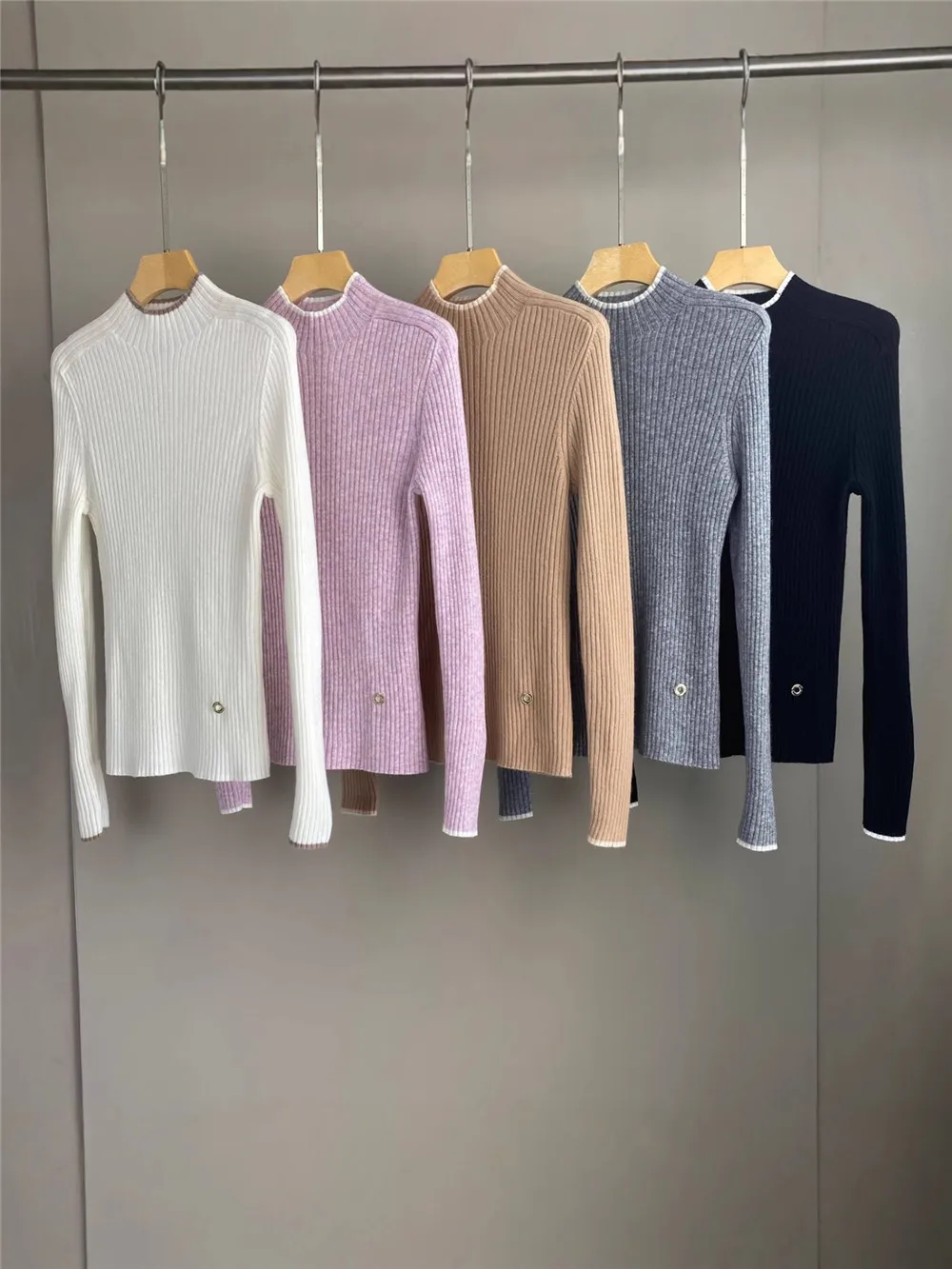 

25, осенне-зимний новый женский вязаный кашемировый нижний свитер в полоску с полувысоким воротником