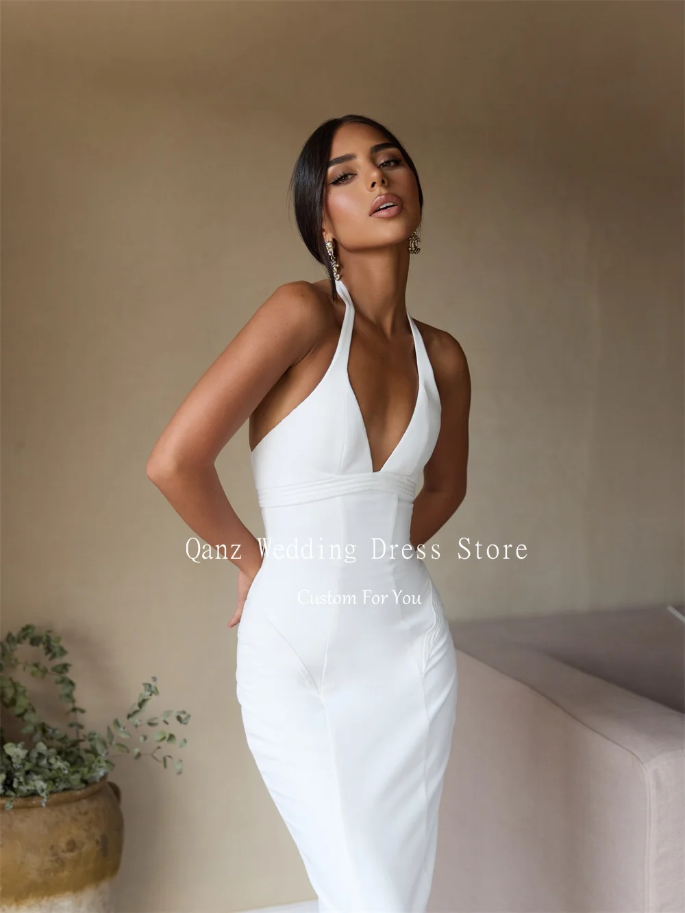 ชุดแต่งงานผ้าซาตินสีขาวแบบคอวี คอ halter ทรงเมอร์เมด  ชุดเจ้าสาวสมัยใหม่  ชุดแต่งงานแบบเรียบง่าย  รับตัดตามสั่ง