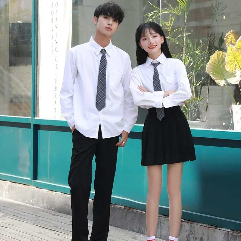 Season of graduation photo taking female singing red song recitation performance ceremony dress junior high skirt school primary