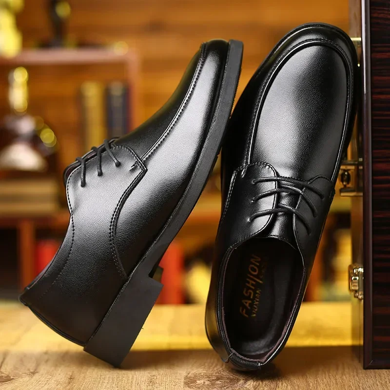 Zapatos planos informales de cuero para hombre, calzado de vestir transpirable para negocios, Trabajo, Oficina, conducción, zapatillas cómodas, zapatos sociales masculinos