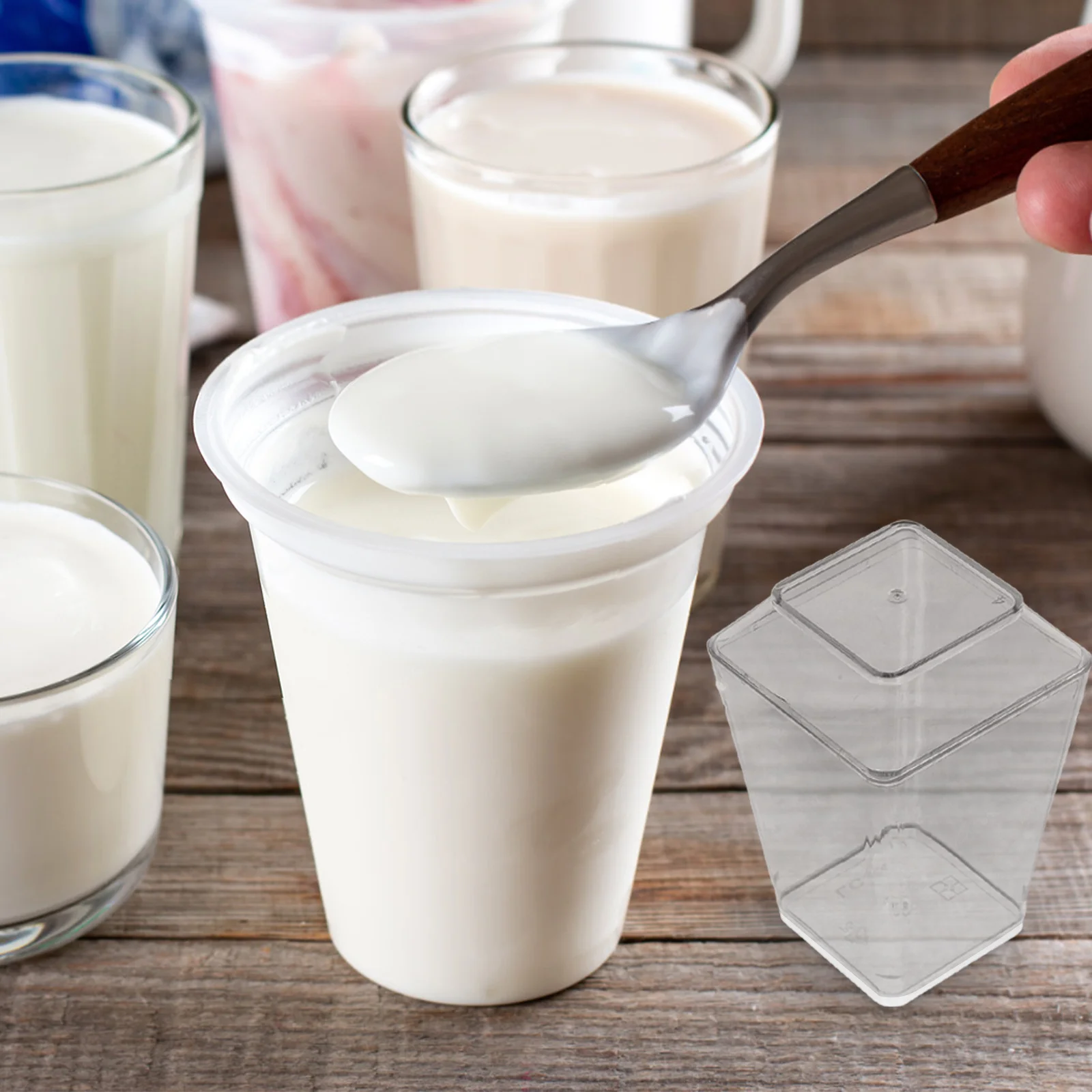 

100Pcs Clear Dessert Cups with Lids 150Ml Plastic Pudding Bowls for Yogurt Ice Cream Snack Portion Control Spill Proof Party