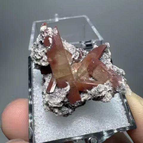 Natural Topaz Mineral Specimen Teaching Rock Healing Quartz Home Decor Gift Box Size:35*35*35 mm