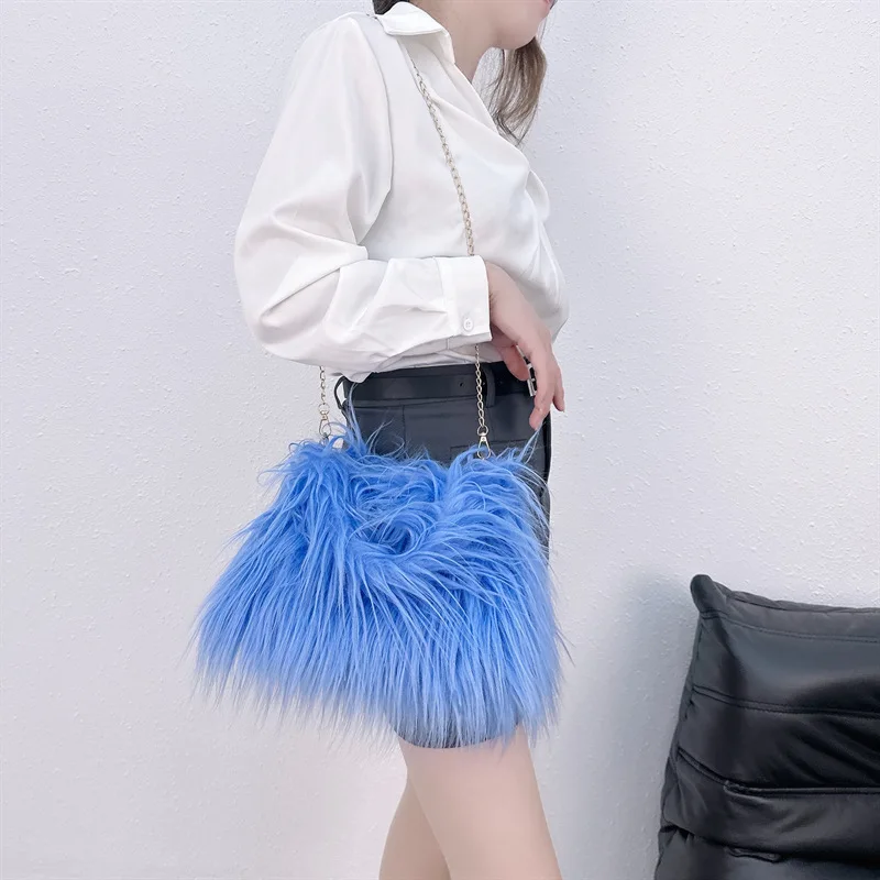 Luxury Design Chain Ladies Soft Plush Shoulder Bag Cool Faux Fur Women\'s Tote Handbags Long Hair Female Furry Crossbody Bags