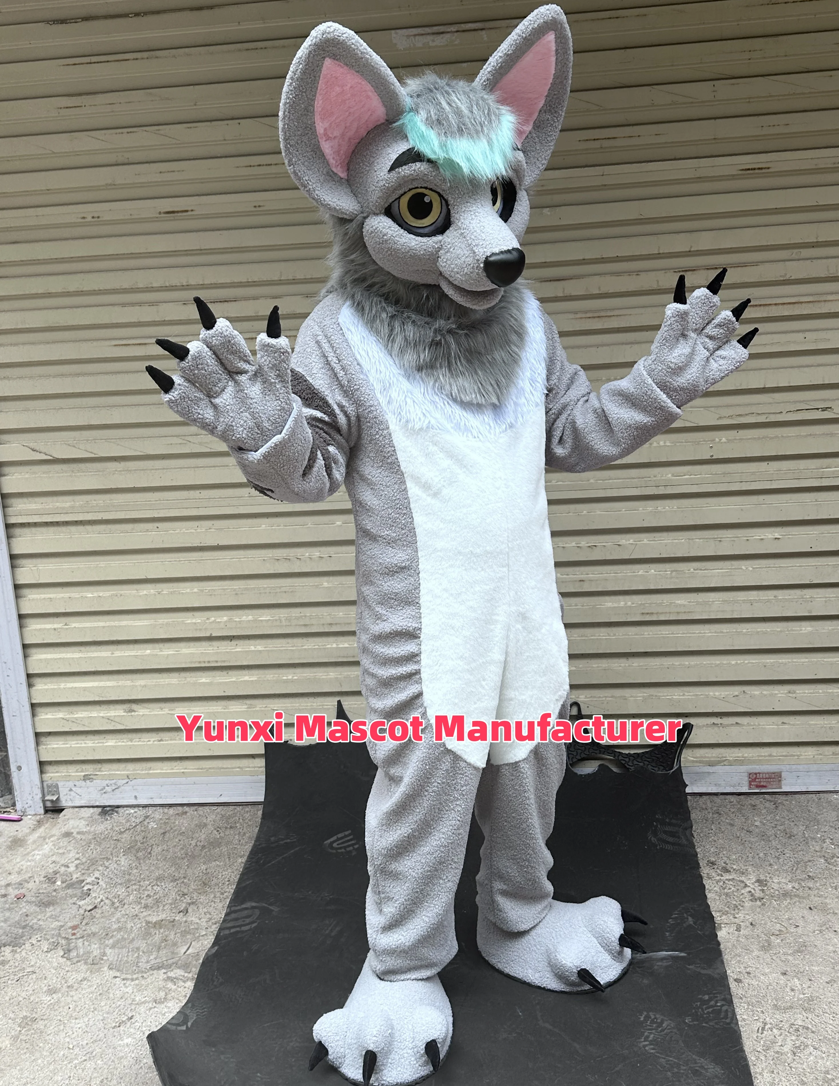 New manufacturing Cosplay Wolf blue mascot costume Husky adult Halloween headgear carnival feast