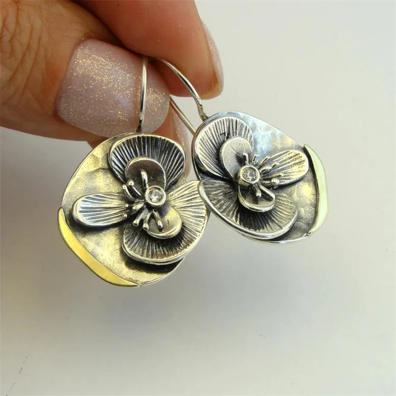 Vintage Silver Color Carving Flower Earrings Classic Geometry Carving Pattern Dangle Earrings for Women Jewelry Accessories