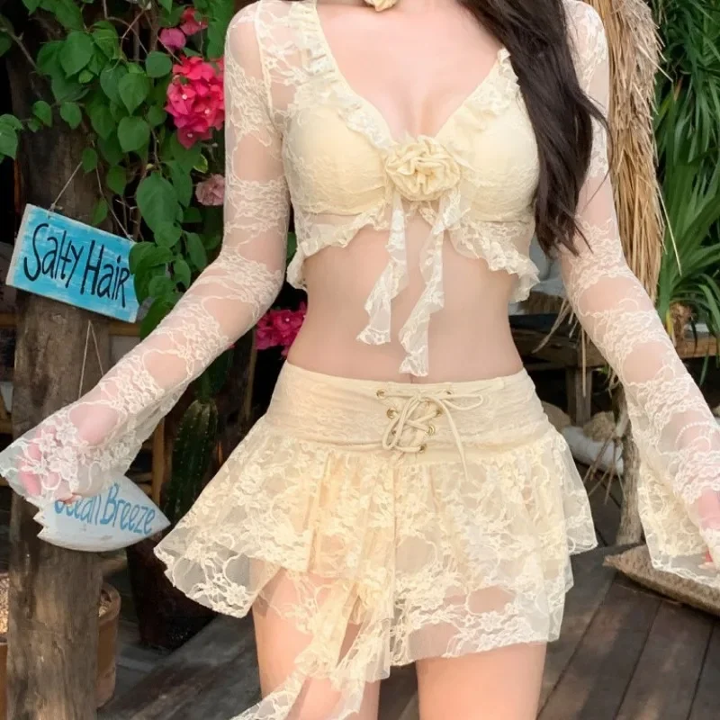 Conjunto de Bikini de 3 piezas para mujer, traje de baño de encaje con flores y faldas con volantes, mangas acampanadas, ropa de playa, traje de baño coreano