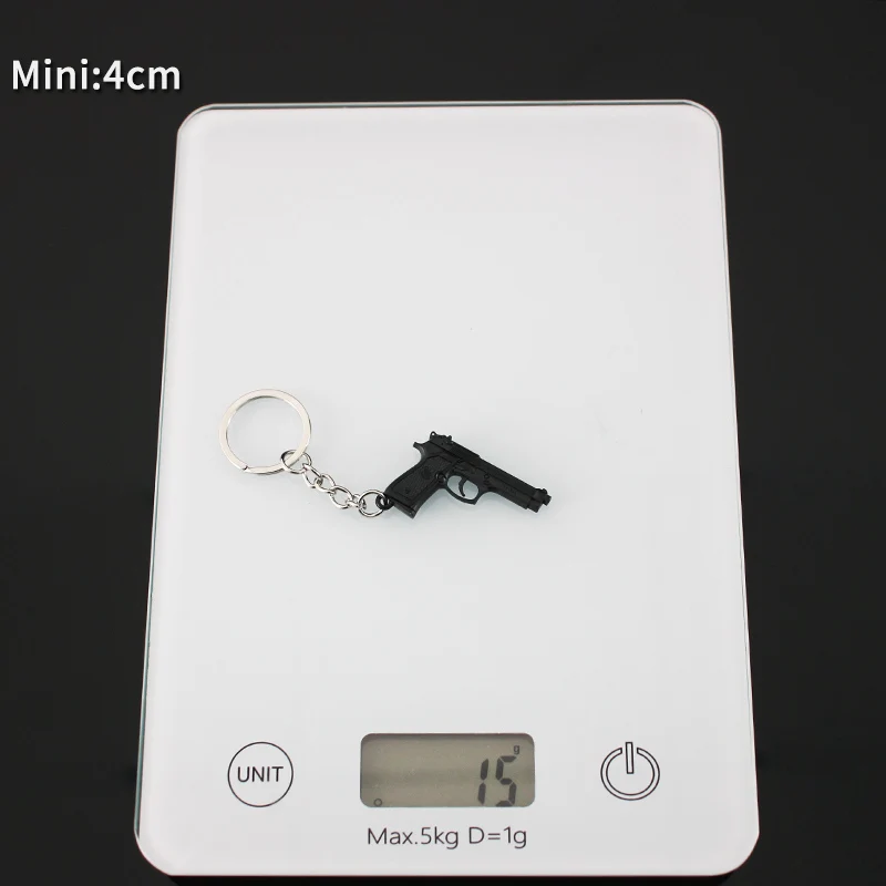 Hot 1:5 Berettas 92F Metal Gun Keychain Glock 1911 Pistol Weapon Model Toy Miniature Alloy Collection Adult Pendant Holiday Gift