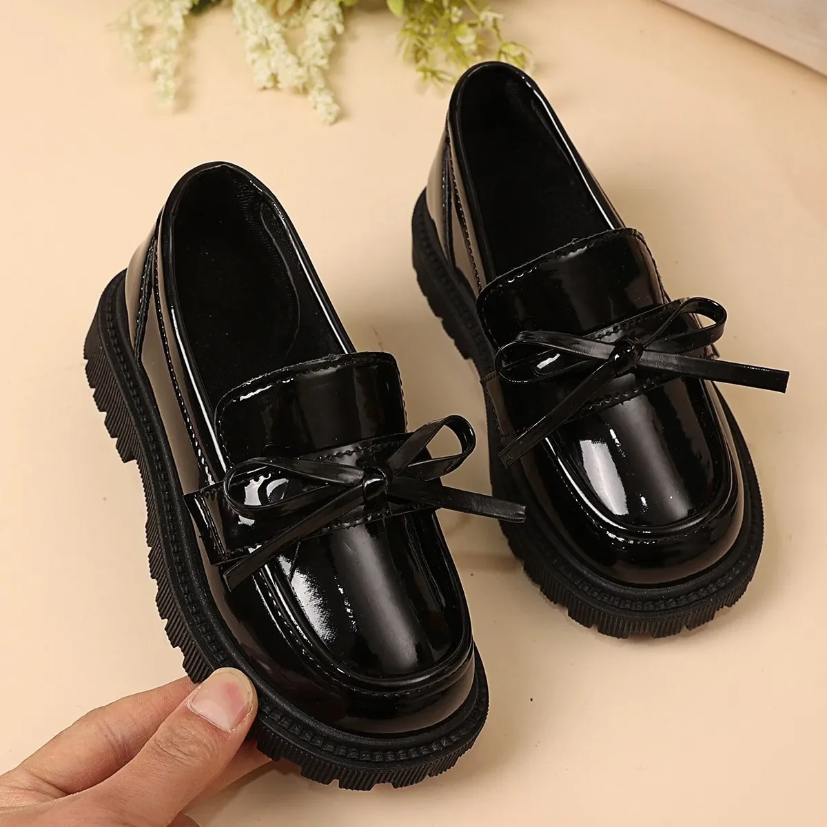 Kids Uniform Shoes Black Glossy for School Girls Performance Shoes Simple Bows 2025 Spring Autumn Children Flat Shoes Round Toes