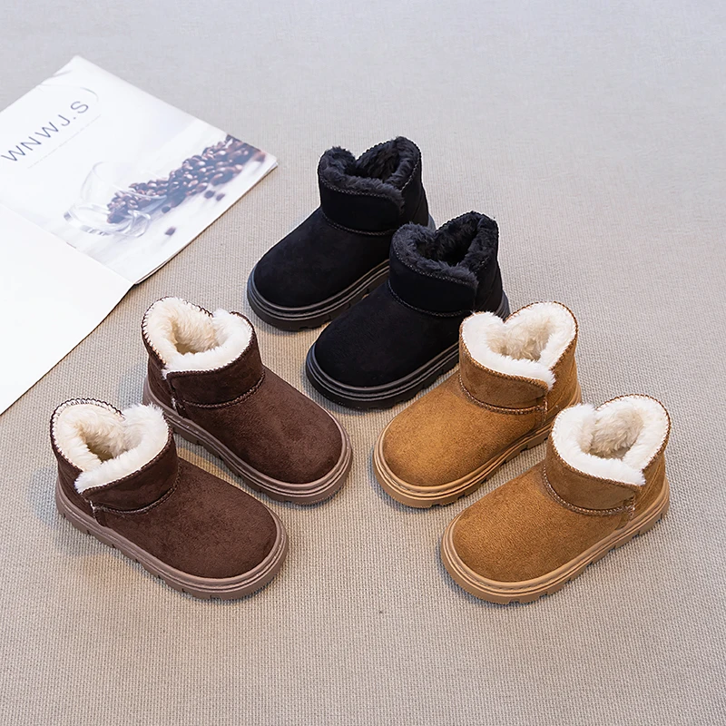 Botas gruesas de cuero con forro de felpa para niños y niñas, botas cálidas de algodón para invierno, antideslizantes, sencillas y versátiles, uso diario escolar, novedad de 2025