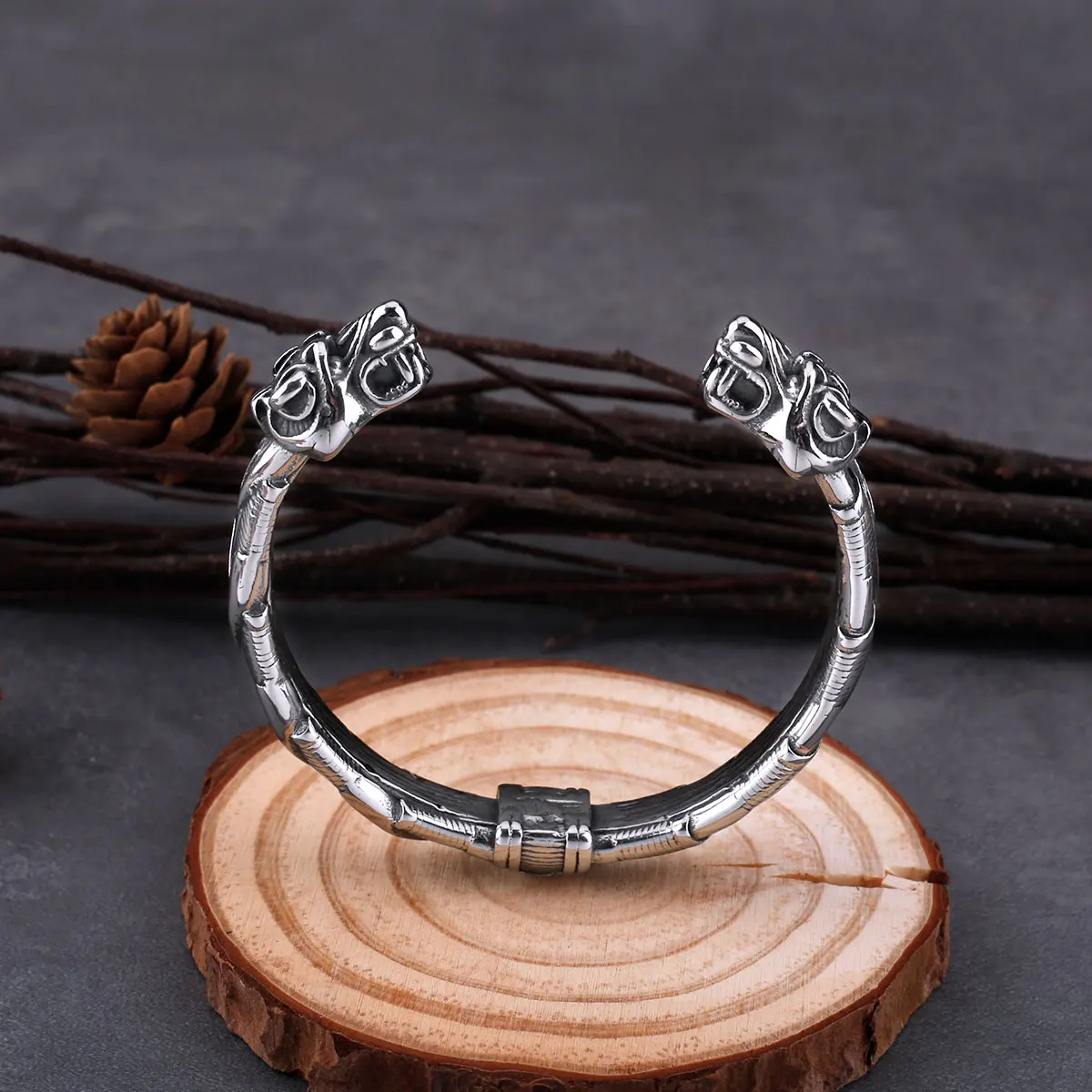 Nordic Viking Stainless Steel Wolf Head Bracelet Cuff Bracelet Gift Adjustable Men's and Women's Jewelry