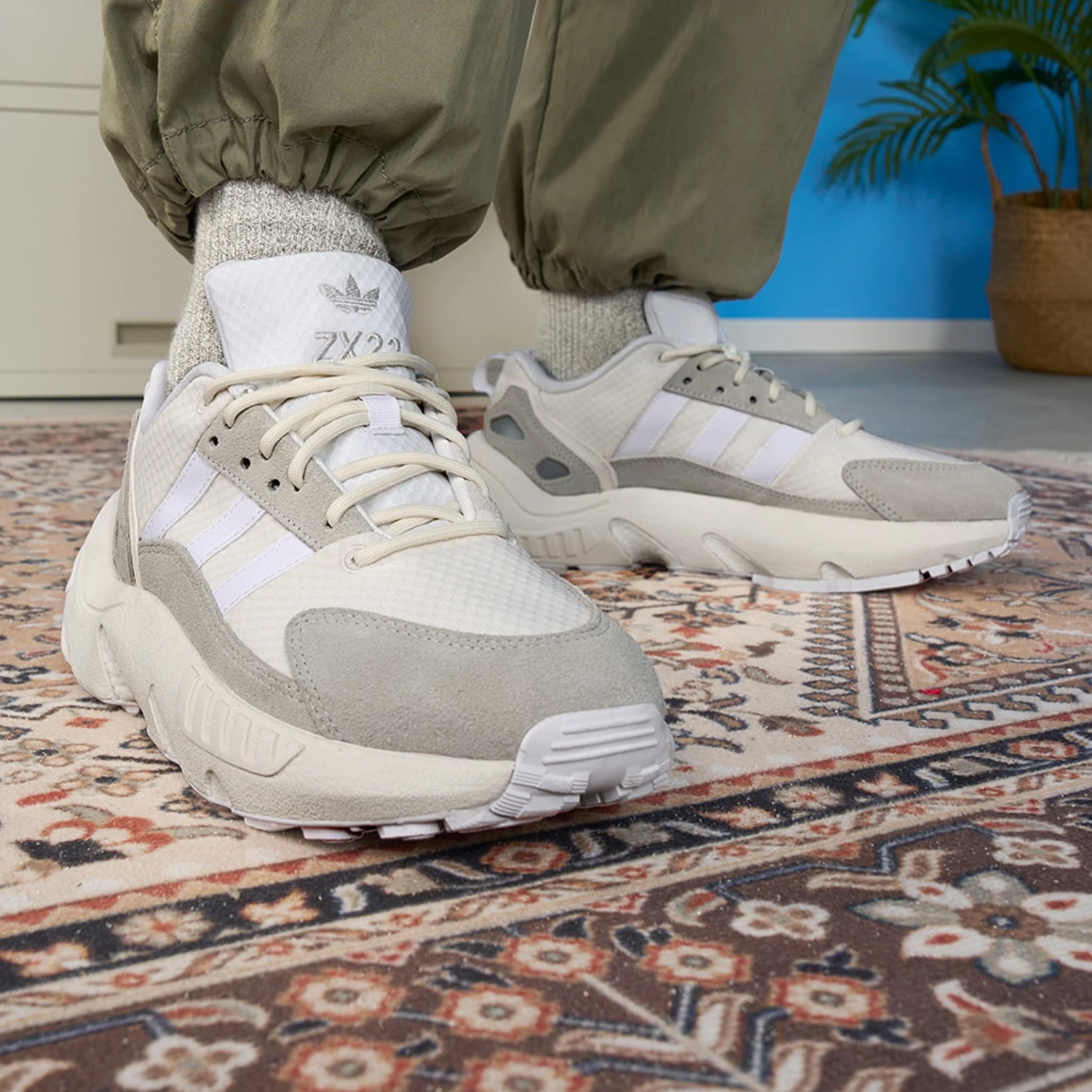 

Оригинальная повседневная обувь унисекс adidas Originals ZX 22 BOOST GX9546