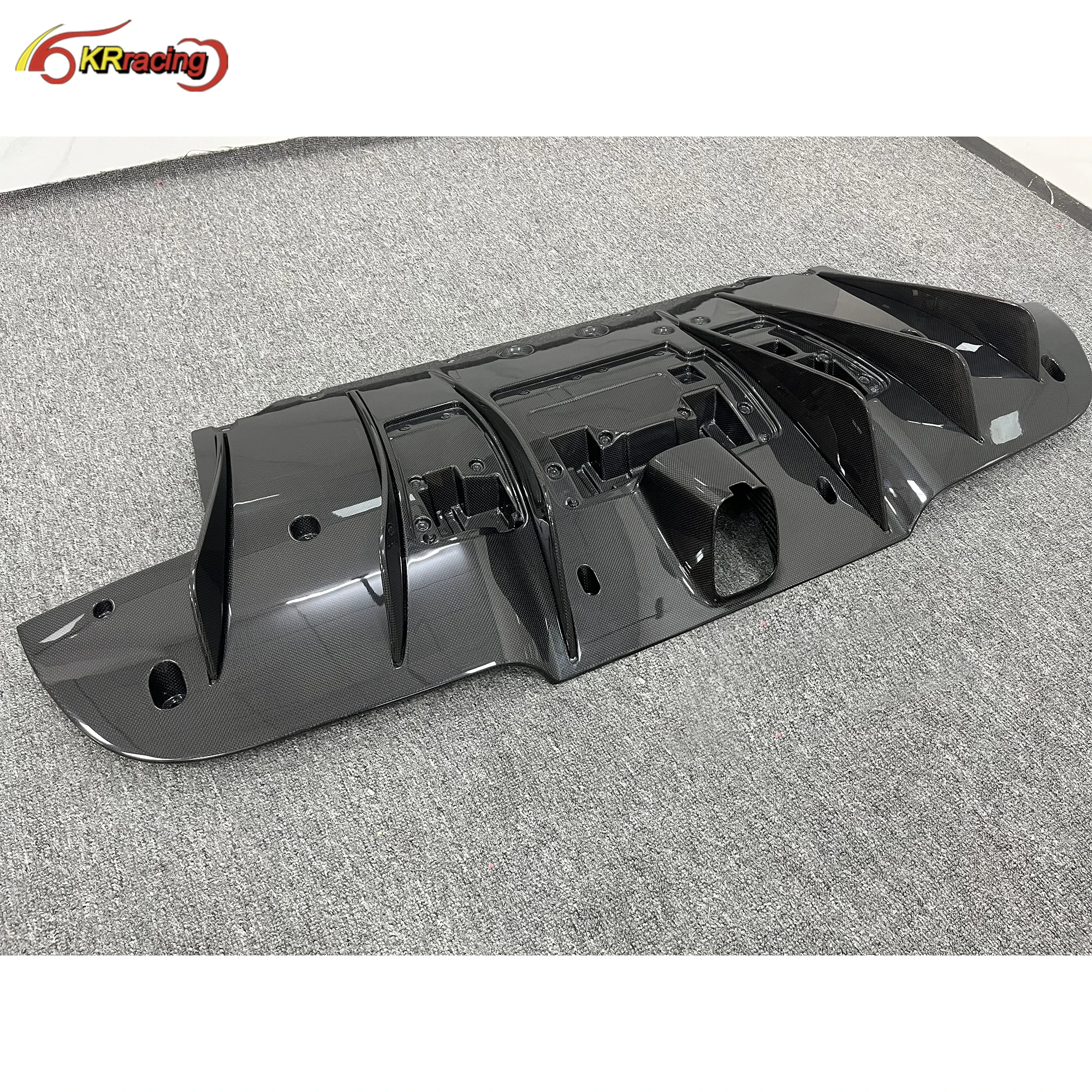 

Подходит для автозапчастей Novit Style Dry Carbon Fiber Body Kit Задний диффузор Бампер Lip Ferrari 488 GTB Spider 2015-2018
