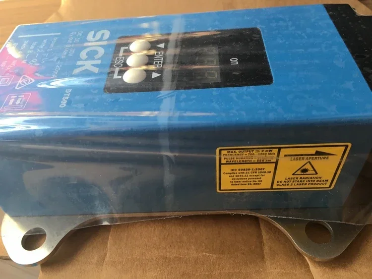 2026.4 Imported Genuine German SICK Laser Distance Sensor DT500-A111, Item Number 1026515