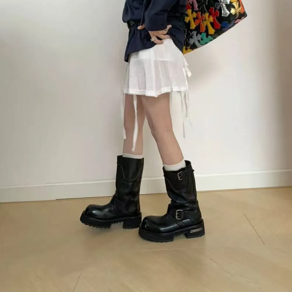 أحذية ركوب الخيل النسائية ذات الطراز الجديد لعام 2025 مع إبزيم - أحذية منتصف الساق