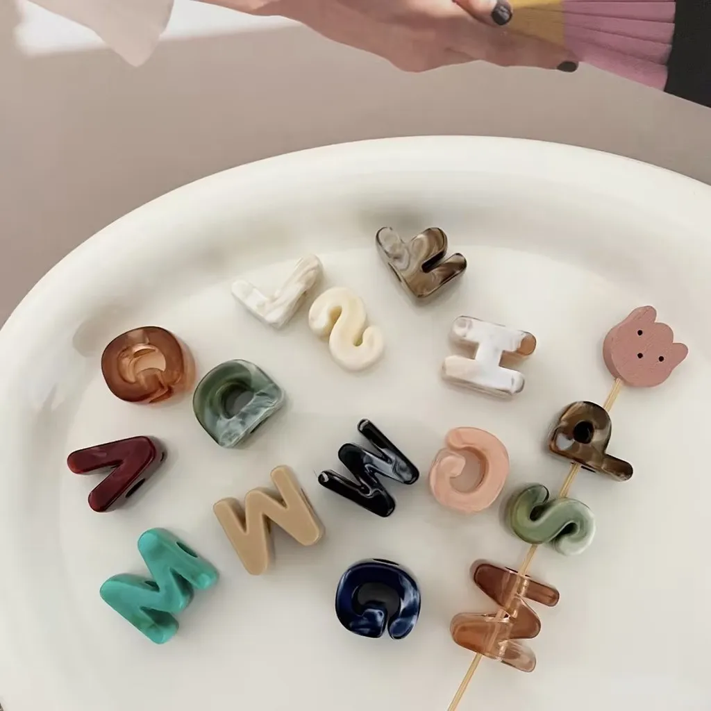 100pcs Acrylic Large Hole Alphabet Letter Beads 3D Thick Letter Charms for DIY Name Bracelet Keychain Jewelry Making Supplies