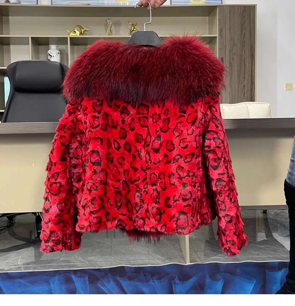 2025秋冬新作 輸入本物ミンクファーコート レディース ショートミンクコート 高品質 ラクーンファー襟付き 本物の毛皮衣料