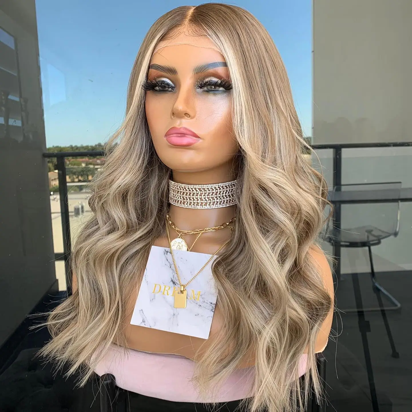 Highlighted Blonde Full Lace Wig Virgin Human Hair 13x6 Lace Front Wig Pre-plucked 26' Transparent Lace Wavy Wig for Women 150%