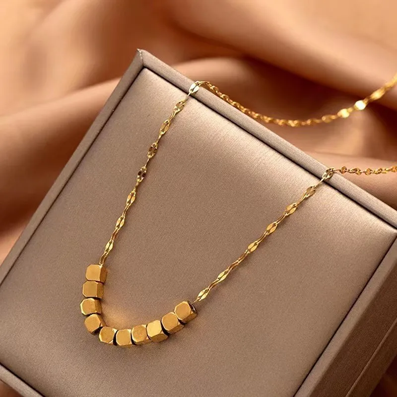 

AETEEY Titanium Steel Gold-Plated Cube Necklace - Minimalist Ins Style Clavicle Chain, Niche Trendy Neck Jewelry