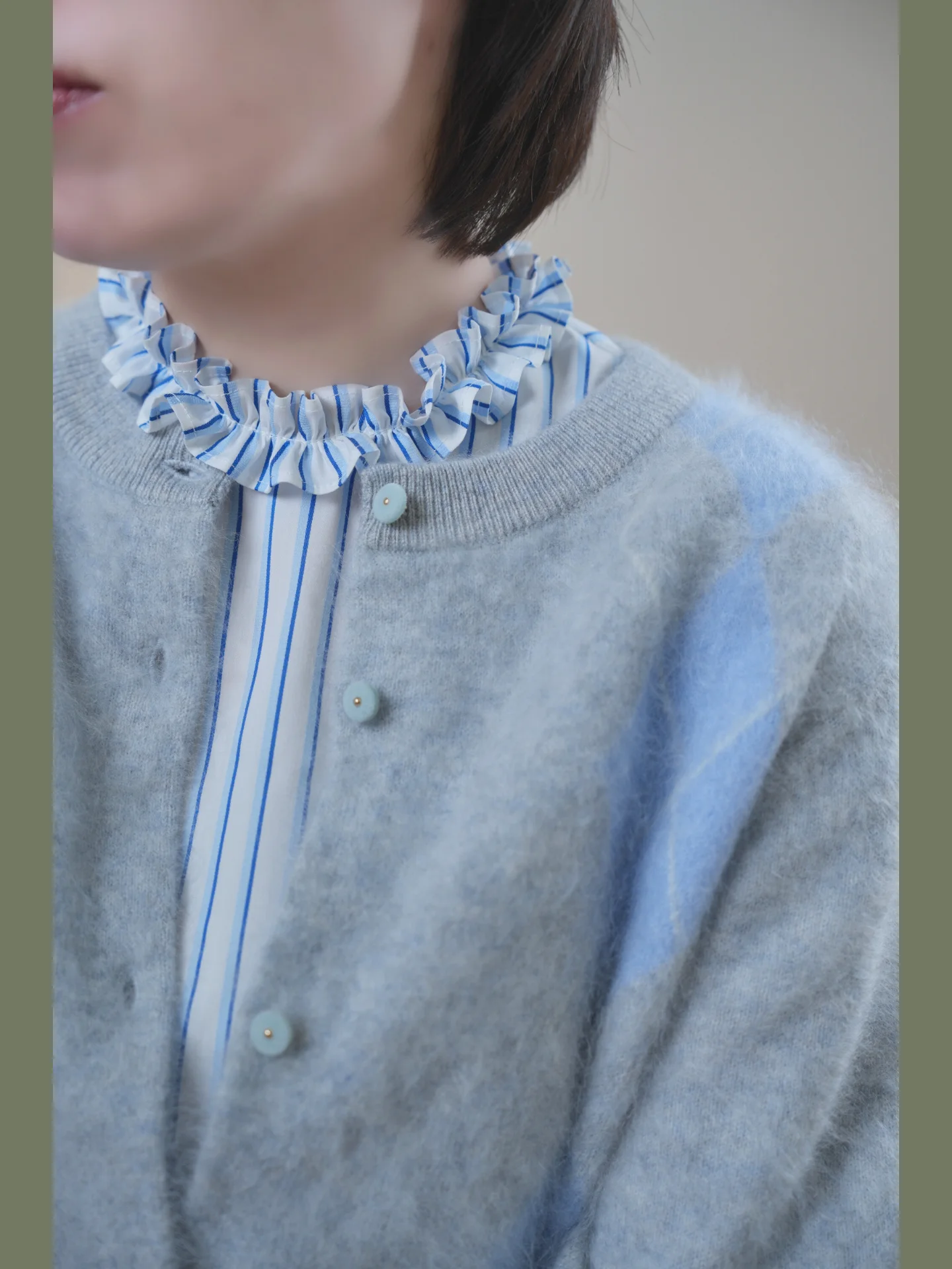 healing-blue-white-striped-fake-collar-inner-wear-wooden-flower-up-casual-sle-spring-season-ne-accory