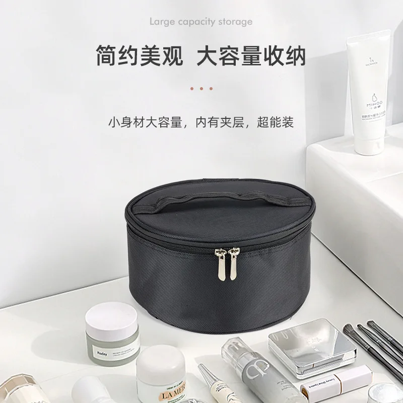 Waterproof cylindrical makeup bag, a stylish and sophisticated option for makeup artists