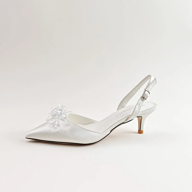 

Pointed Low-heeled Wedding Shoes Women's 2026 New French Light-mouth Women's Sandals