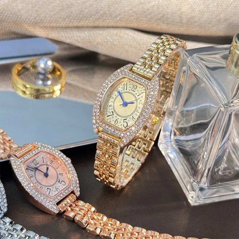 New Women's Gold Full Rhinestones Quartz Bracelet Watch Suitable for Daily Clothing Matching As A Gift for Friends Wife