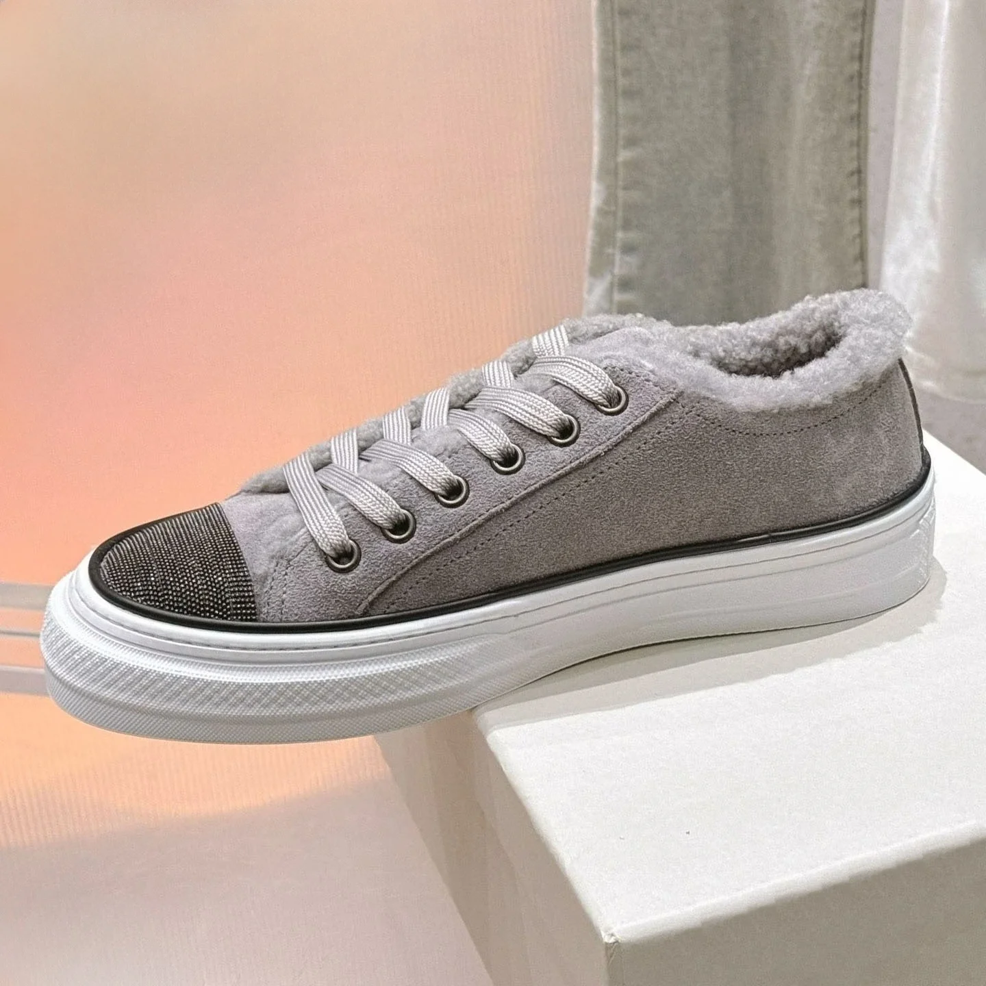 Casual Shoes Women Round Toe Flat Thick Bottom Suede String Bead Decor Lace Up Winter Versatile Board Shoes Zapatos De Mujer