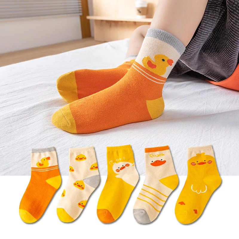 5 pairs of autumn and winter children\'s short socks cute yellow duck cartoon breathable boys and girls mid tube socks