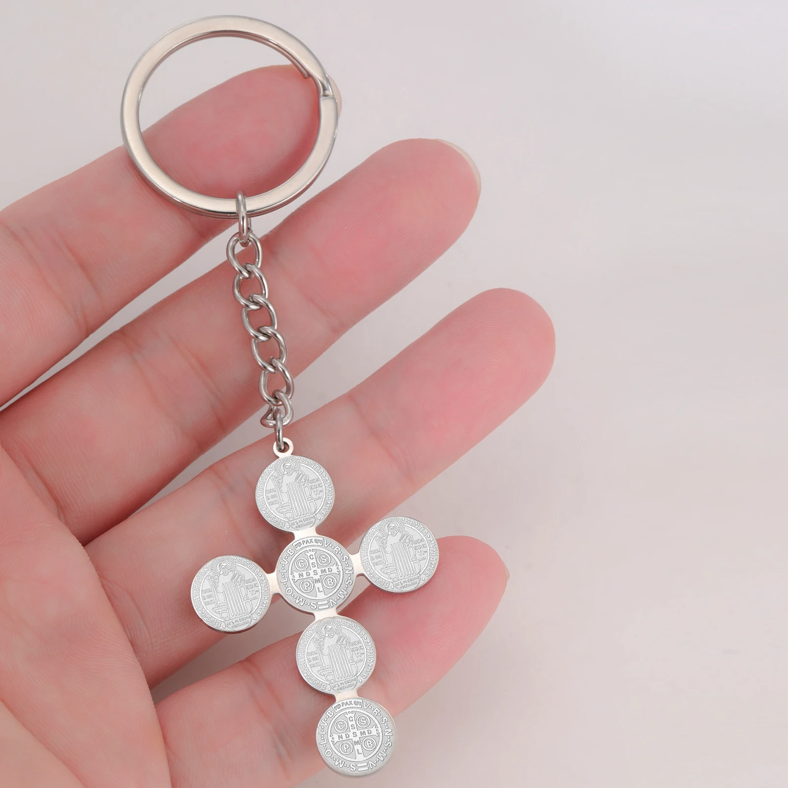 COOLTIME Doppelseitiger Heiliger Benedikt-Kreuz-Anhänger, Schlüsselanhänger, Glücks-Talisman, Edelstahl-Schmuck, 2026, neue Ausgabe – Detail 7