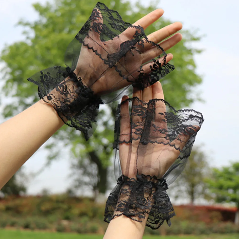 Women Short Wrist Sleeves Fashion Classic Black Lace Sun Protection Hollow Wrist Cuffs Bracelets Women Bowknot Fingerless Gloves