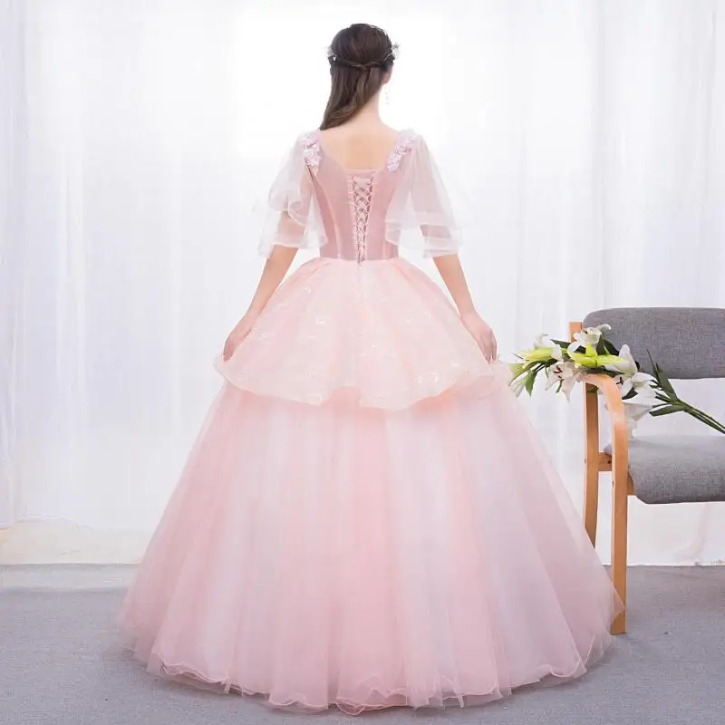 Vestidos de quinceañera de color rosa claro, dulce cuello redondo, Apliques de encaje, vestido de baile con flores, moda para mujer, Suknia Balowa escalonado personalizado