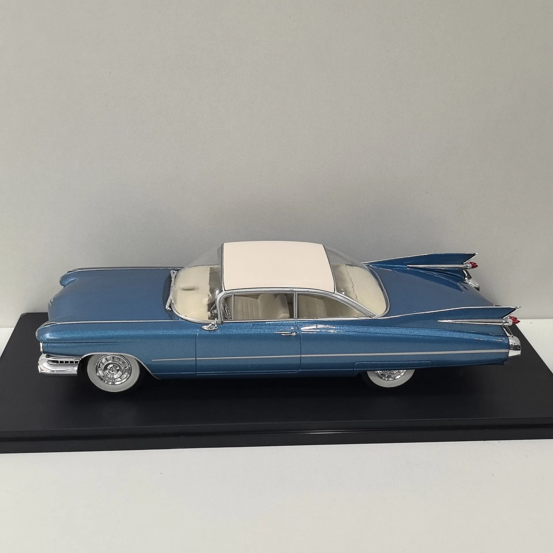 دييكاست وايت بوكس 1/24 مقياس كاديلاك إلدورادو سبيكة سيارة نموذج تحصيل لعبة هدية تذكارية عرض حلية #2