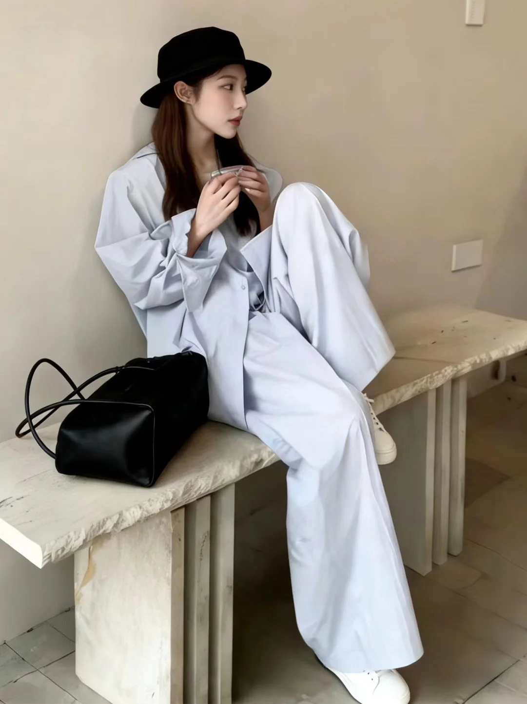 

Синий модный комплект: рубашка с длинным рукавом и прямые брюки для женщин, повседневный стиль, стройнящий силуэт, трендовый, для весеннего офисного образа, дышащий, комфортный.