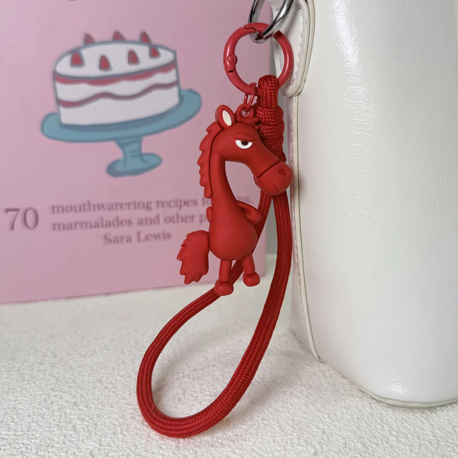 

Playful Arrogance Horse Pendant Keychain for Women Bag Decor Men Car Key Chains Backpack Pendant Party Gift Keychain Accessories