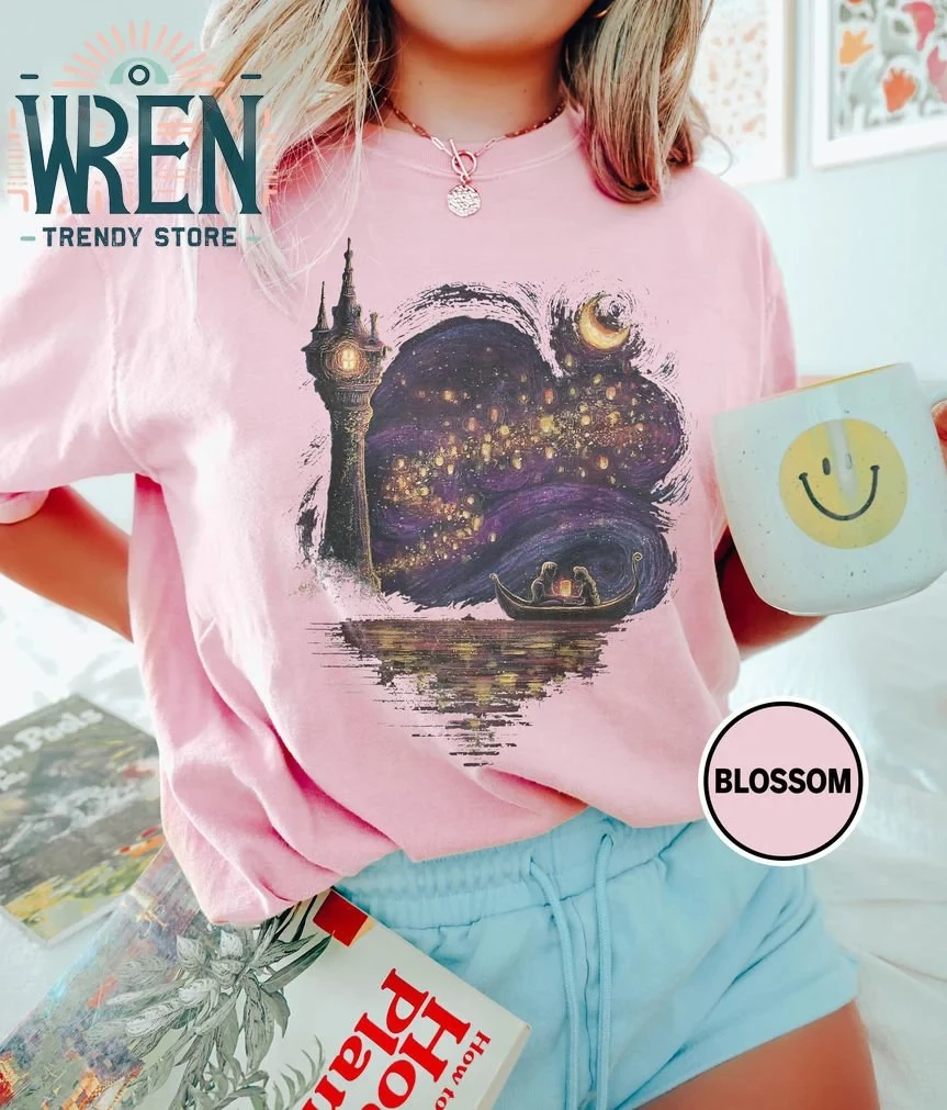 قميص ريترو ديزني متشابك ذو ياقة مريحة، تي شيرت رابونزيل ريترو، تي شيرت ديزني برينسيس فاميلي للسفر، قميص فانوس ديزني